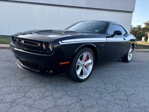 2017 Dodge Challenger R/T Plus RWD photo