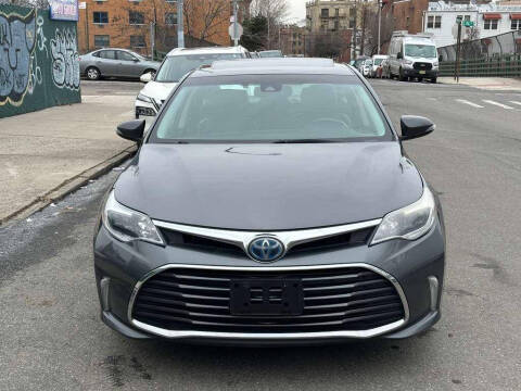 2017 Toyota Avalon Hybrid XLE Plus FWD photo
