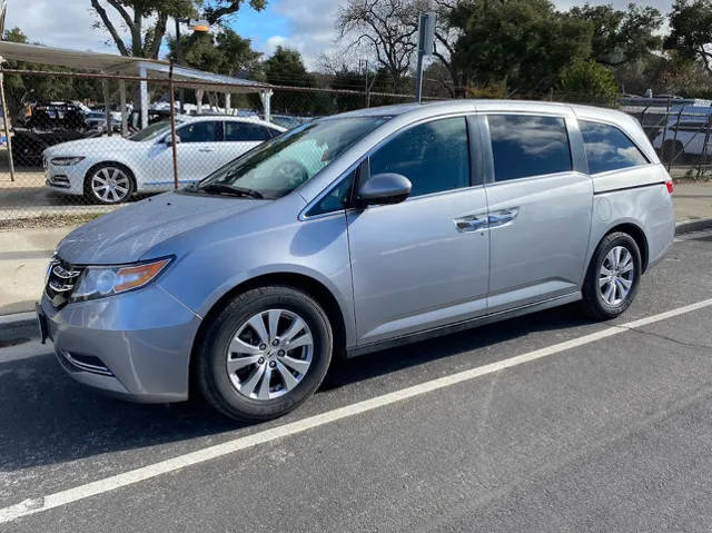 2016 Honda Odyssey SE FWD photo