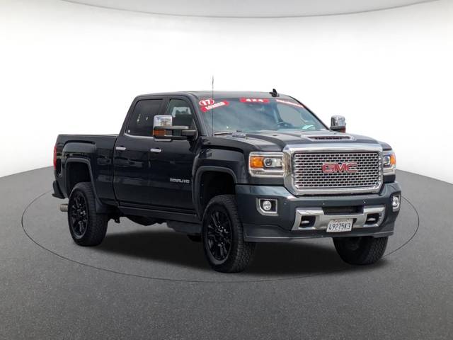 2017 GMC Sierra 2500HD Denali 4WD photo