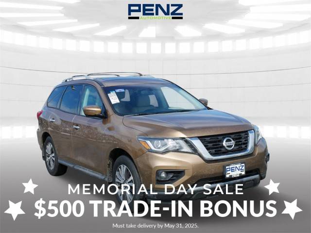 2017 Nissan Pathfinder SL 4WD photo