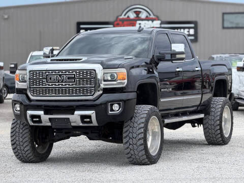 2017 GMC Sierra 2500HD Denali 4WD photo