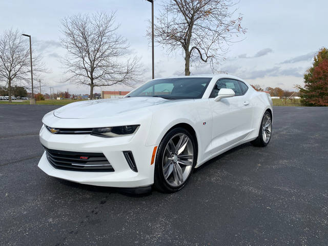 2017 Chevrolet Camaro 1LT RWD photo
