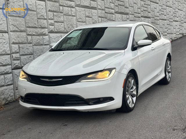 2015 Chrysler 200 S FWD photo