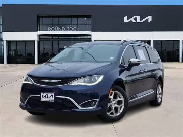 2017 Chrysler Pacifica Minivan Limited FWD photo