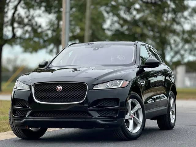 2017 Jaguar F-Pace 20d Premium AWD photo