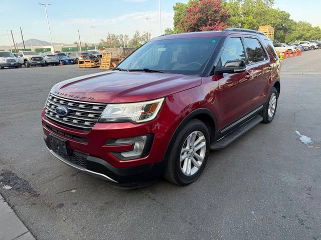 2017 Ford Explorer XLT FWD photo