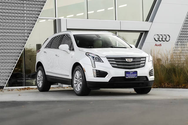 2017 Cadillac XT5 FWD FWD photo