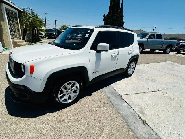 2016 Jeep Renegade Latitude FWD photo