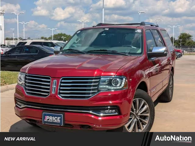 2017 Lincoln Navigator Select RWD photo