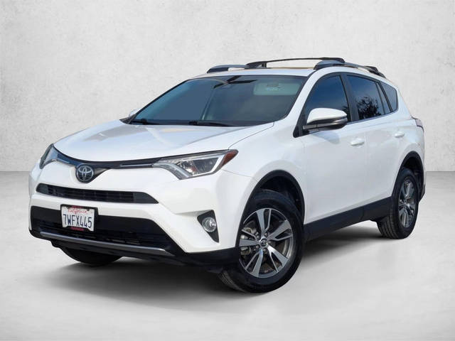 2017 Toyota RAV4 XLE AWD photo