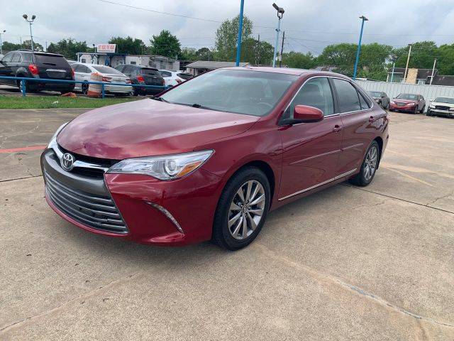 2017 Toyota Camry XLE FWD photo