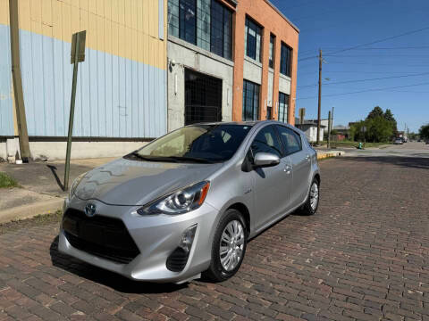 2016 Toyota Prius c Two FWD photo