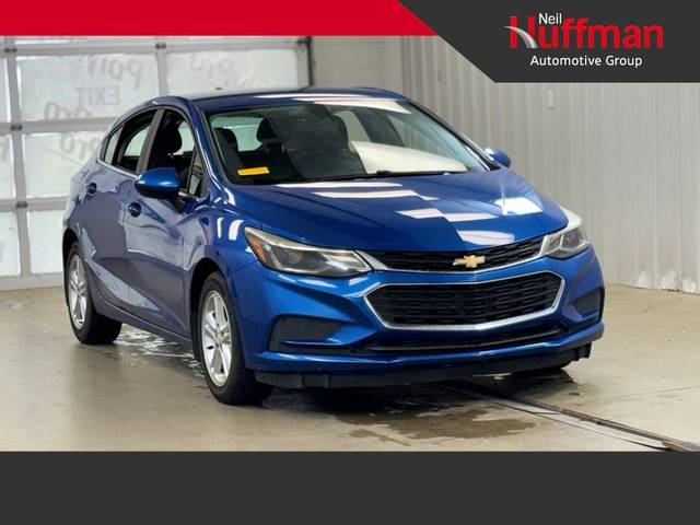 2017 Chevrolet Cruze LT FWD photo
