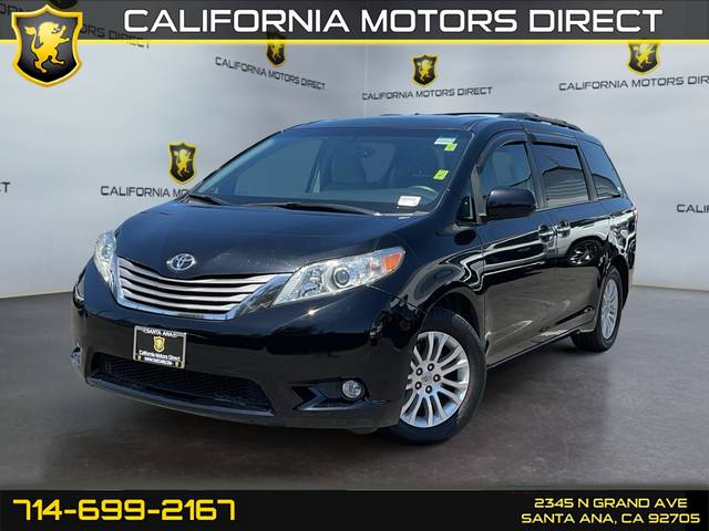 2017 Toyota Sienna XLE FWD photo