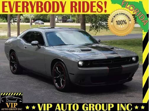 2017 Dodge Challenger SXT Plus RWD photo