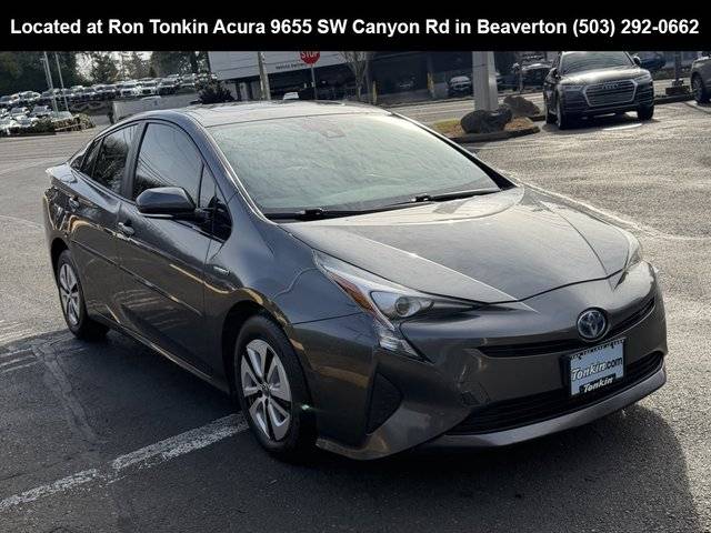 2017 Toyota Prius Three FWD photo