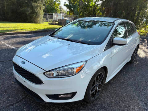 2016 Ford Focus SE FWD photo