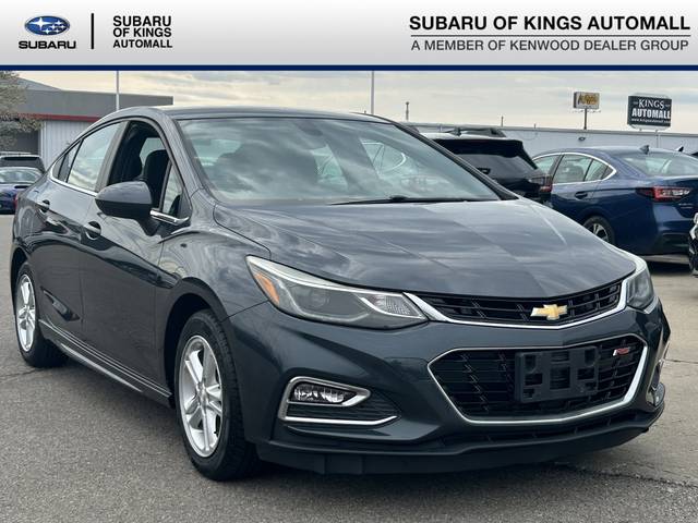 2017 Chevrolet Cruze LT FWD photo
