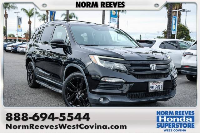 2017 Honda Pilot Touring FWD photo