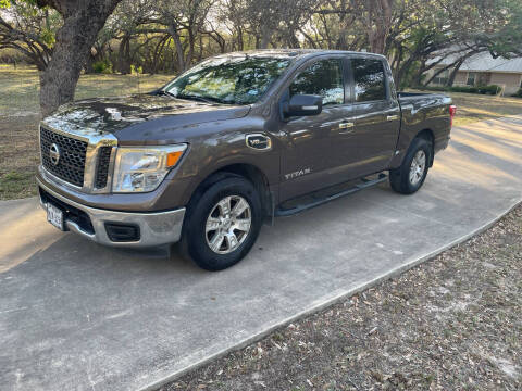 2017 Nissan Titan SV RWD photo