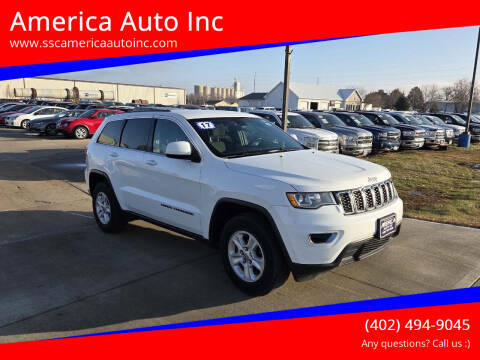 2017 Jeep Grand Cherokee Laredo 4WD photo