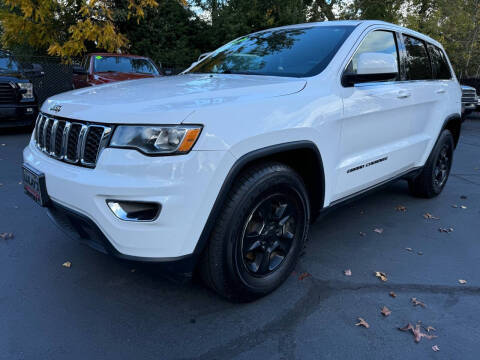 2017 Jeep Grand Cherokee Laredo 4WD photo