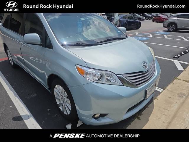 2017 Toyota Sienna XLE Premium AWD photo