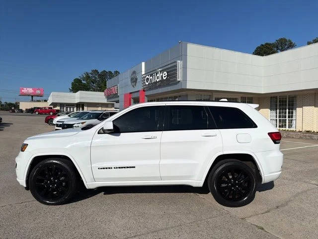 2017 Jeep Grand Cherokee Altitude RWD photo