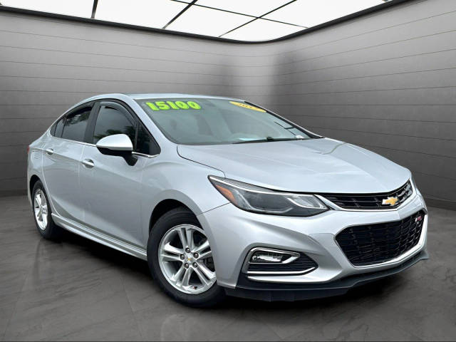 2017 Chevrolet Cruze LT FWD photo