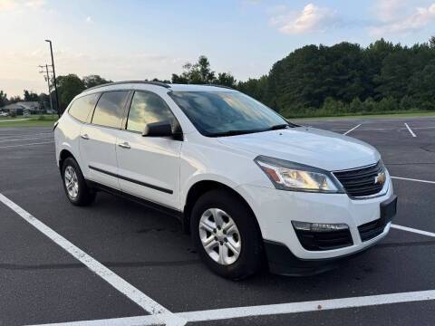 2017 Chevrolet Traverse LS AWD photo