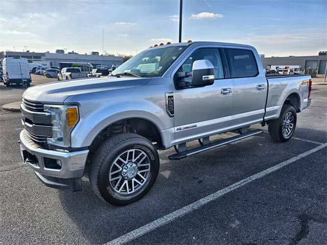 2017 Ford F-250 Super Duty Lariat 4WD photo