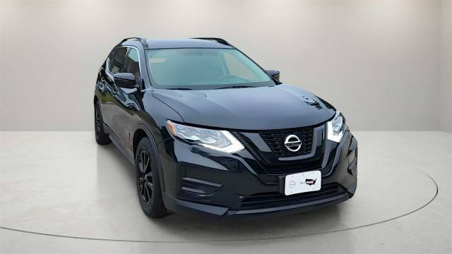 2017 Nissan Rogue SV FWD photo