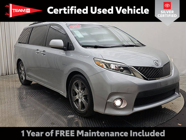 2017 Toyota Sienna SE Premium FWD photo