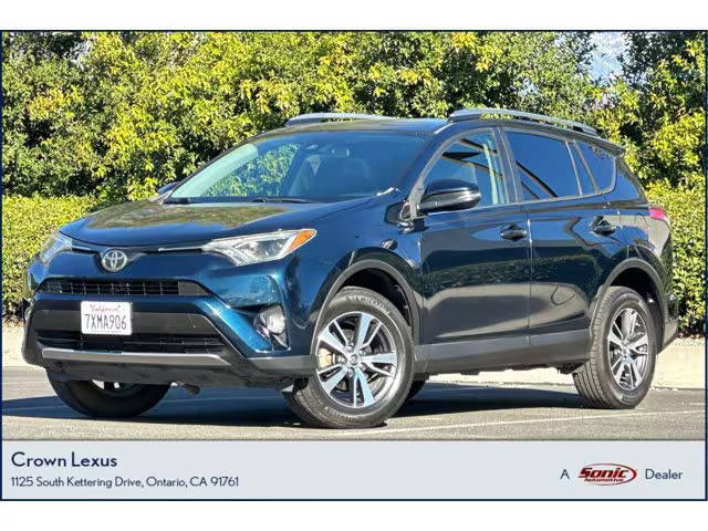 2017 Toyota RAV4 XLE FWD photo