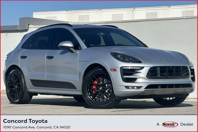 2017 Porsche Macan GTS AWD photo