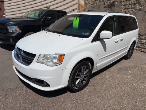 2017 Dodge Grand Caravan SXT FWD photo