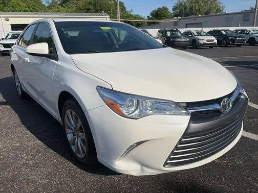 2017 Toyota Camry XLE FWD photo