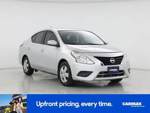 2015 Nissan Versa SV FWD photo