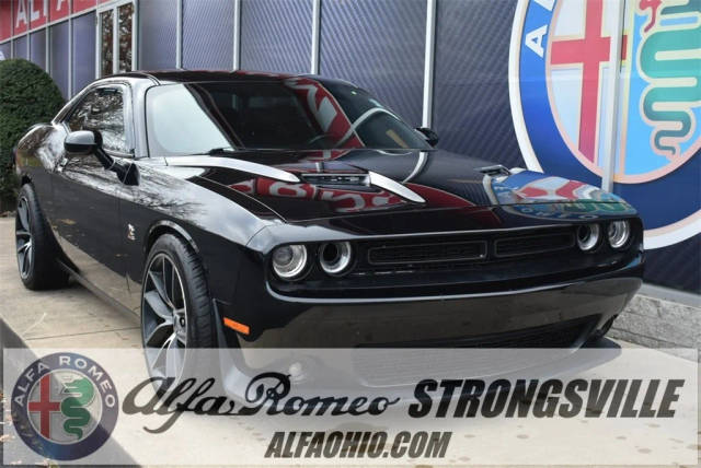 2017 Dodge Challenger R/T Scat Pack RWD photo