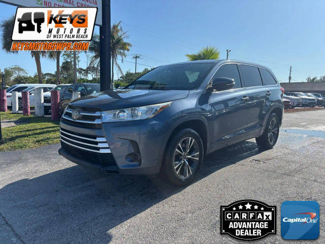 2017 Toyota Highlander LE FWD photo