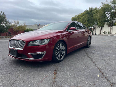 2017 Lincoln MKZ Hybrid Reserve FWD photo