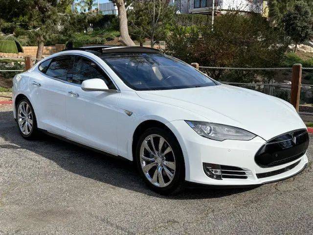 2015 Tesla Model S 85D AWD photo