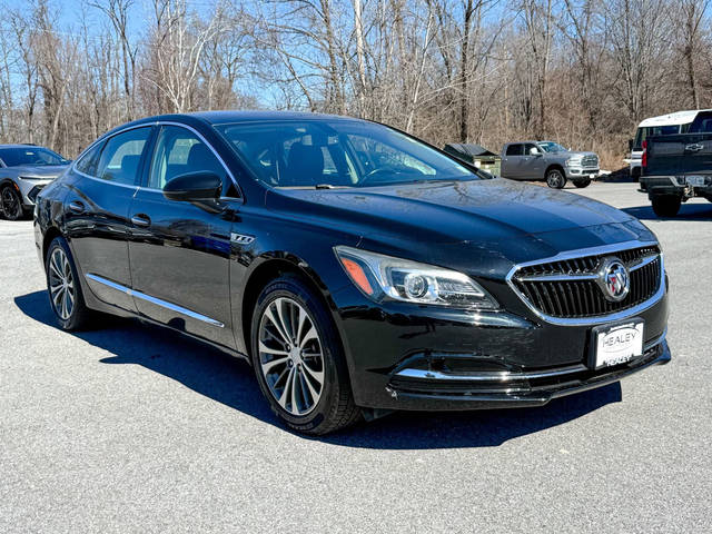 2017 Buick LaCrosse Essence FWD photo