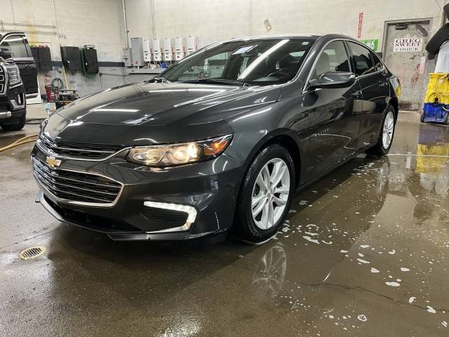 2017 Chevrolet Malibu LT FWD photo