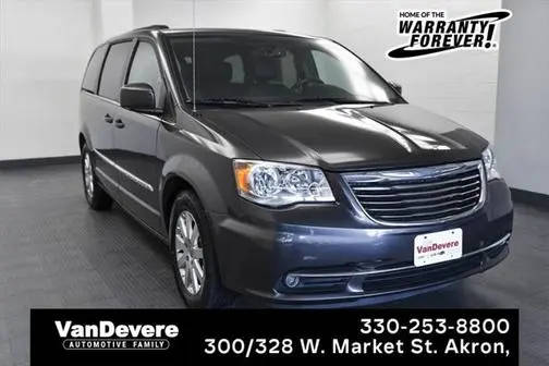 2016 Chrysler Town and Country Touring FWD photo
