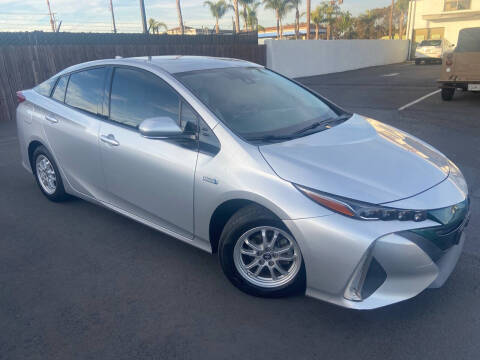 2017 Toyota Prius Prime Premium FWD photo