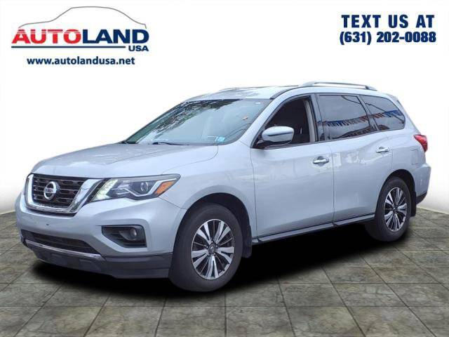 2017 Nissan Pathfinder SV 4WD photo