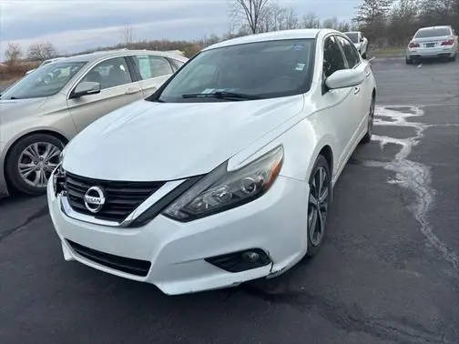 2017 Nissan Altima 2.5 SR FWD photo