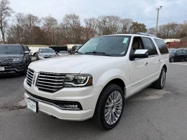 2017 Lincoln Navigator L Reserve 4WD photo